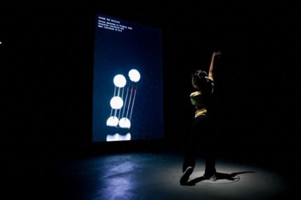 鑫优配 英国先锋团体UE登陆798CUBE 中国首展构建沉浸艺术现场