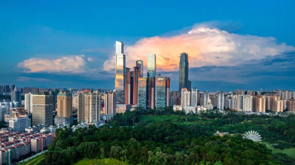 维嘉优配 被霸总剧带火的华南城市，太野了