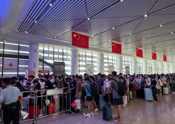 凡资配 茂名站双节返程运输量创新高 运力服务双升级保障出行畅通
